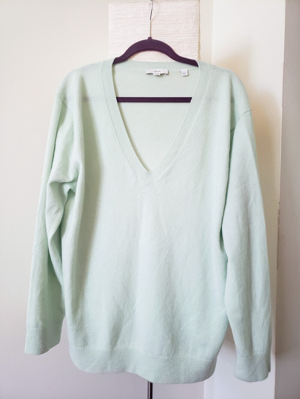 Vince Mint Green 100% Cashmere V-Neck Sweater Size 1X Quiet Luxury